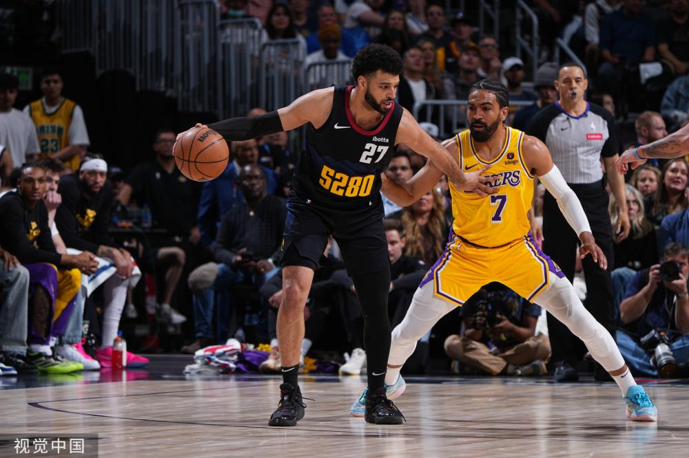 中场在防守 中场在防守